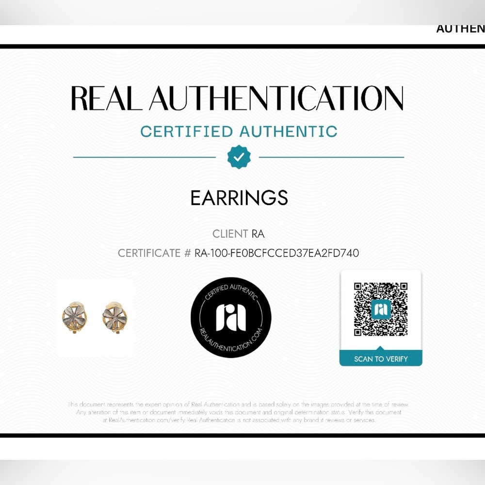 🍀 Chanel Vintage Two-toned Clip on earrings 🍀 - Picture 2 of 5